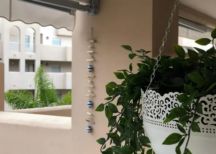 Rated Huge Sunny Terrace Heated Pool Parking Wifi Апартаменти